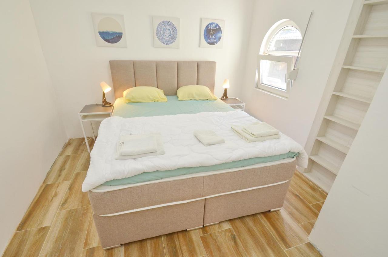 Bugi Apartment โกตอร์ ภายนอก รูปภาพ