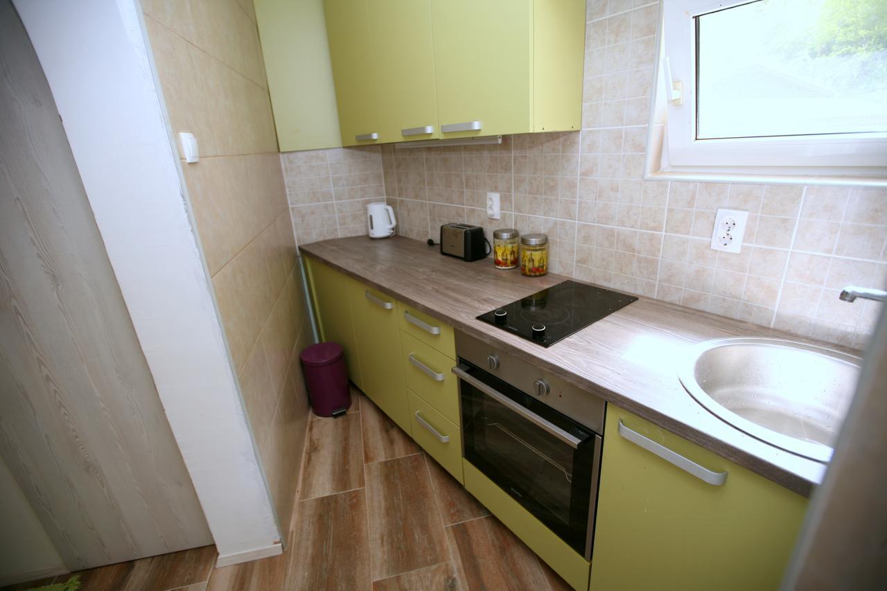 Bugi Apartment โกตอร์ ภายนอก รูปภาพ