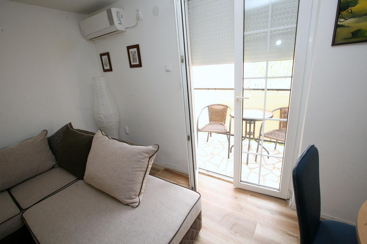 Bugi Apartment โกตอร์ ภายนอก รูปภาพ