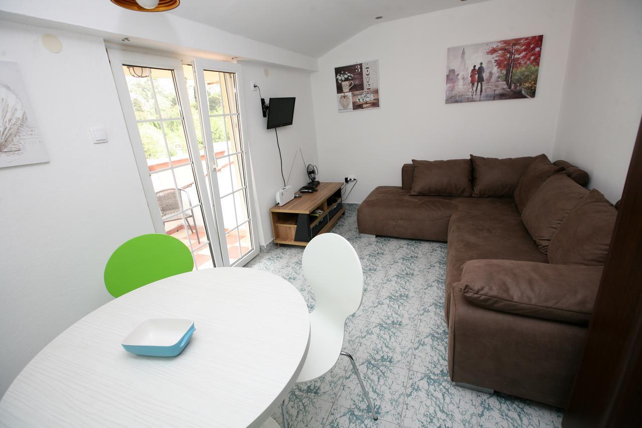 Bugi Apartment โกตอร์ ภายนอก รูปภาพ