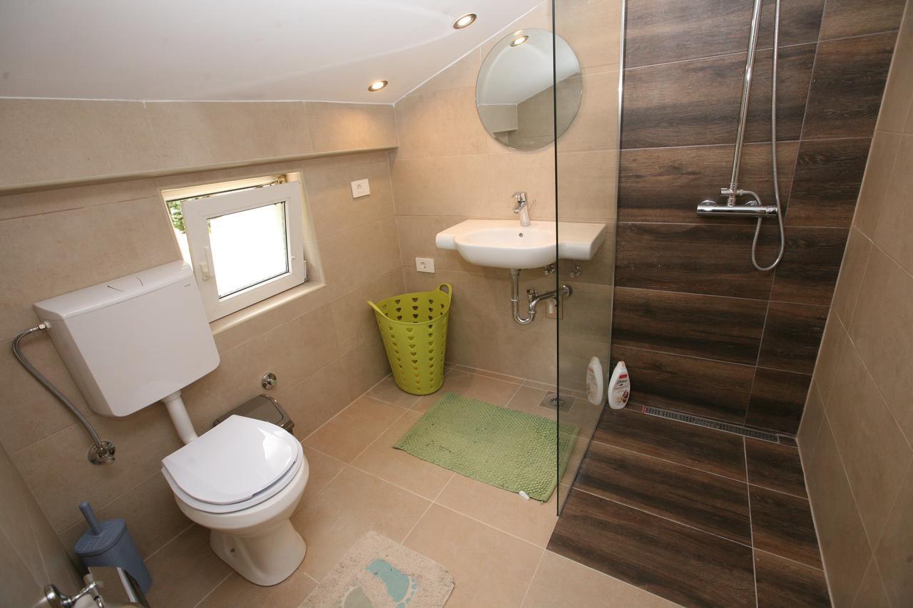 Bugi Apartment โกตอร์ ภายนอก รูปภาพ