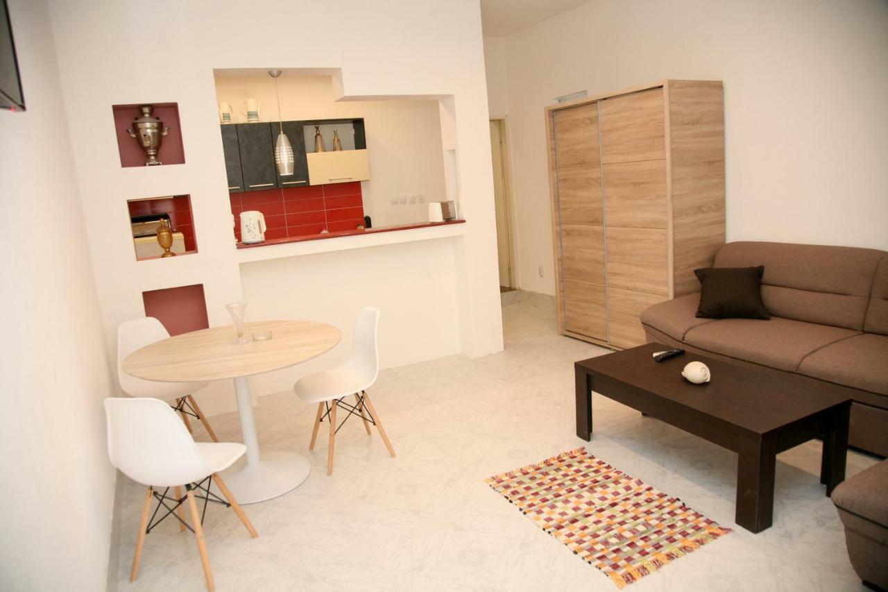 Bugi Apartment โกตอร์ ภายนอก รูปภาพ